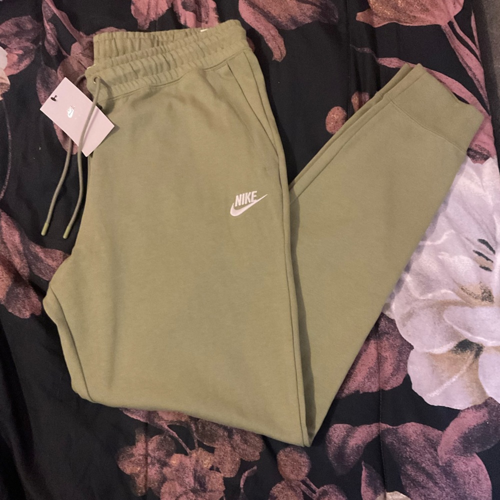 Nike Standard High Rise Sweatpants